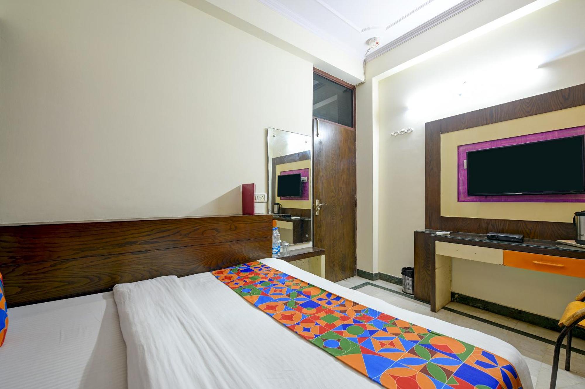 Vedant Deluxe By Singh Residency Guest house *