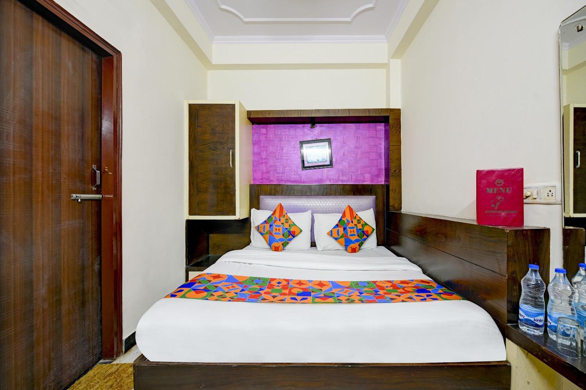 Vedant Deluxe By Singh Residency * New Delhi