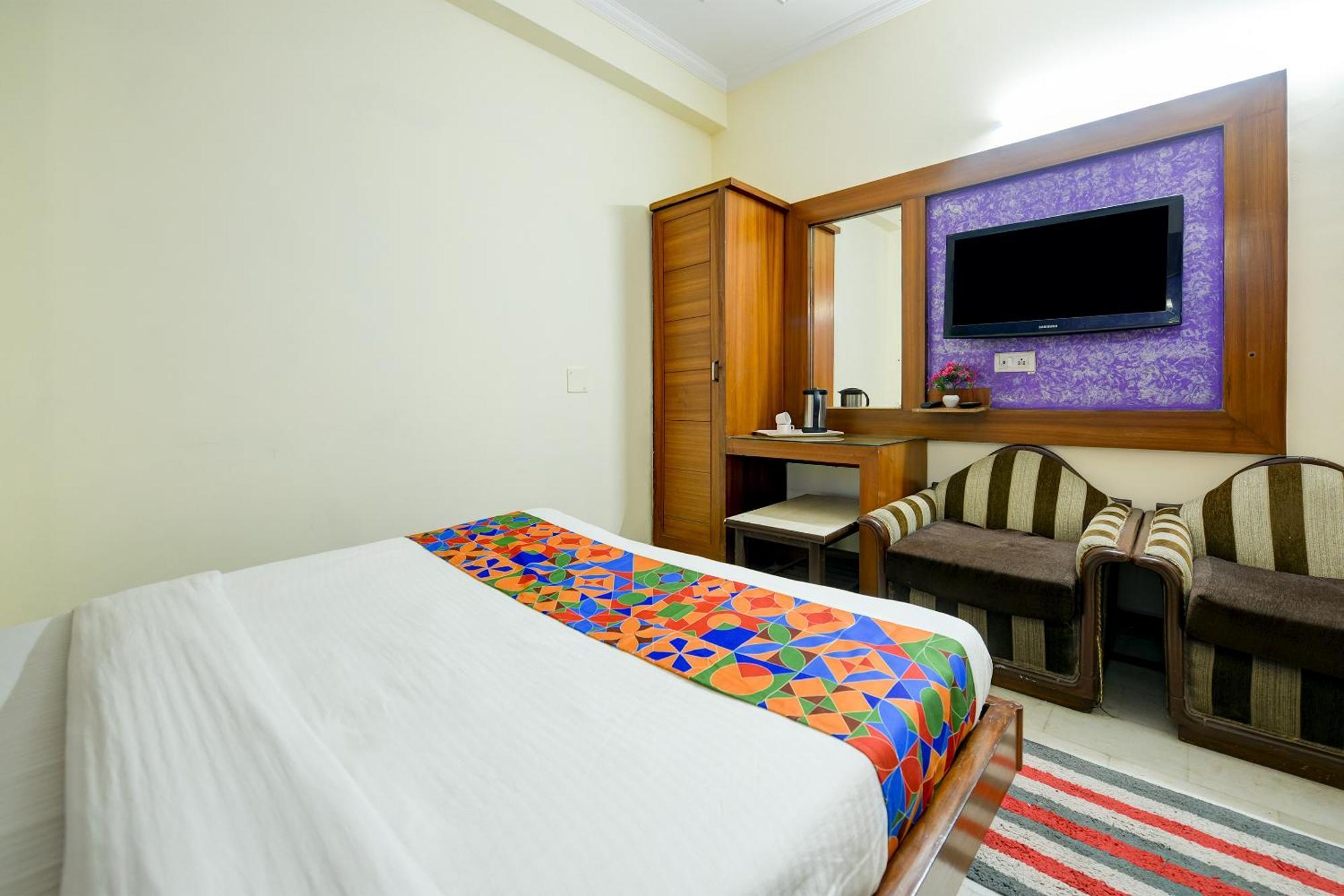 Guest house Vedant Deluxe By Singh Residency
