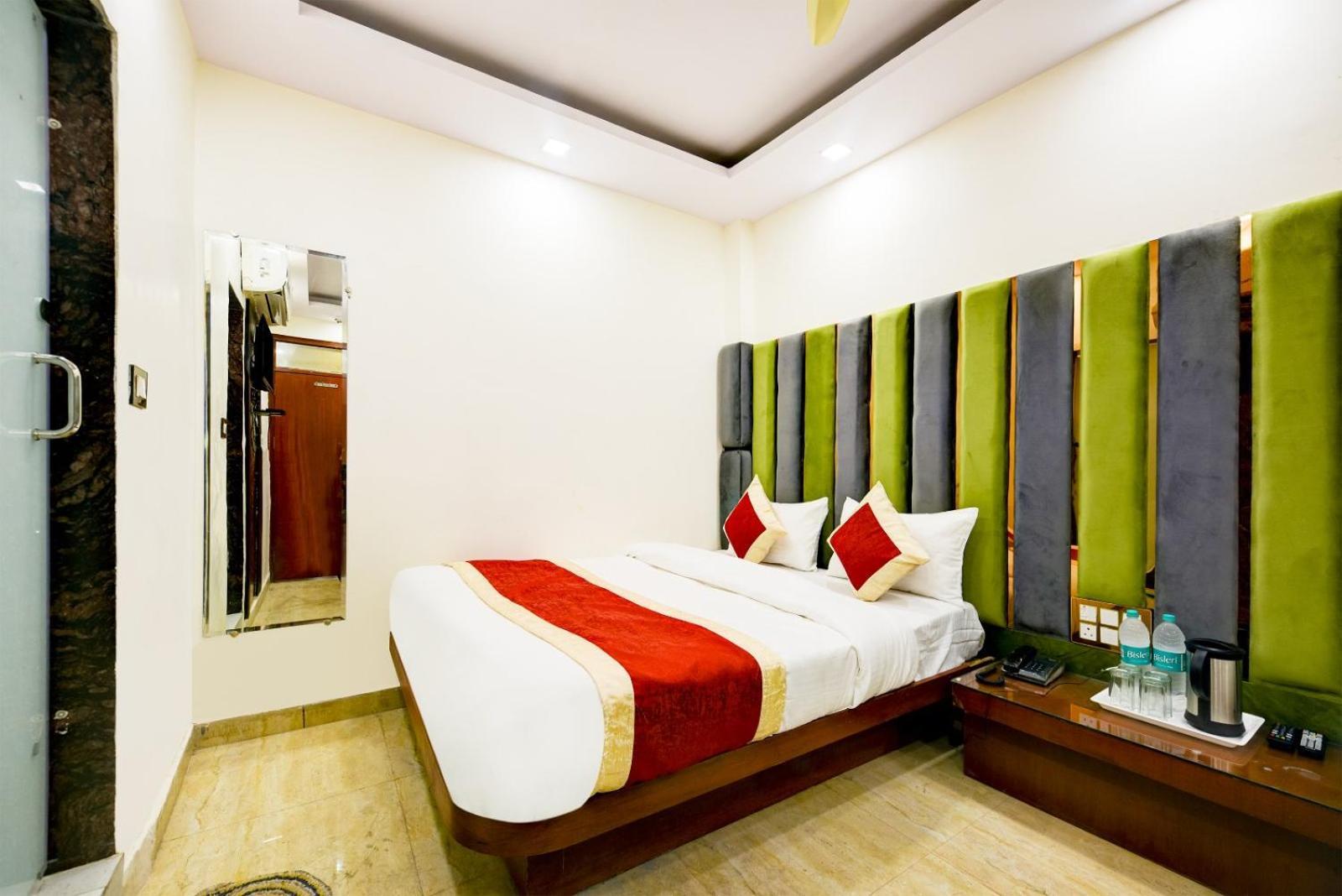 Vedant Deluxe By Singh Residency Guest house *