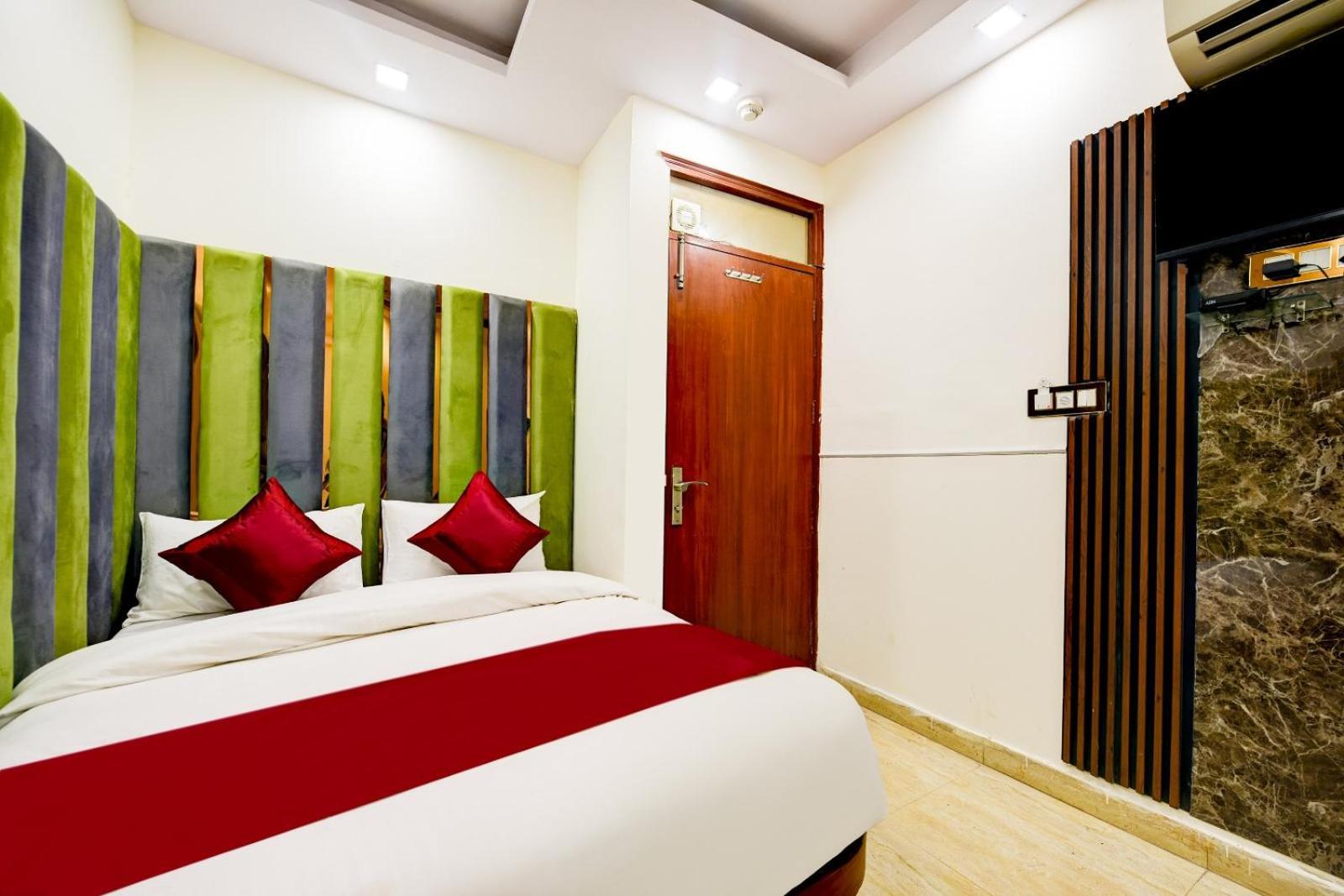 Vedant Deluxe By Singh Residency * New Delhi